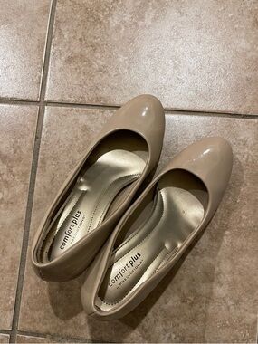 Comfort Plus Nude Patent Round-Toe Flats